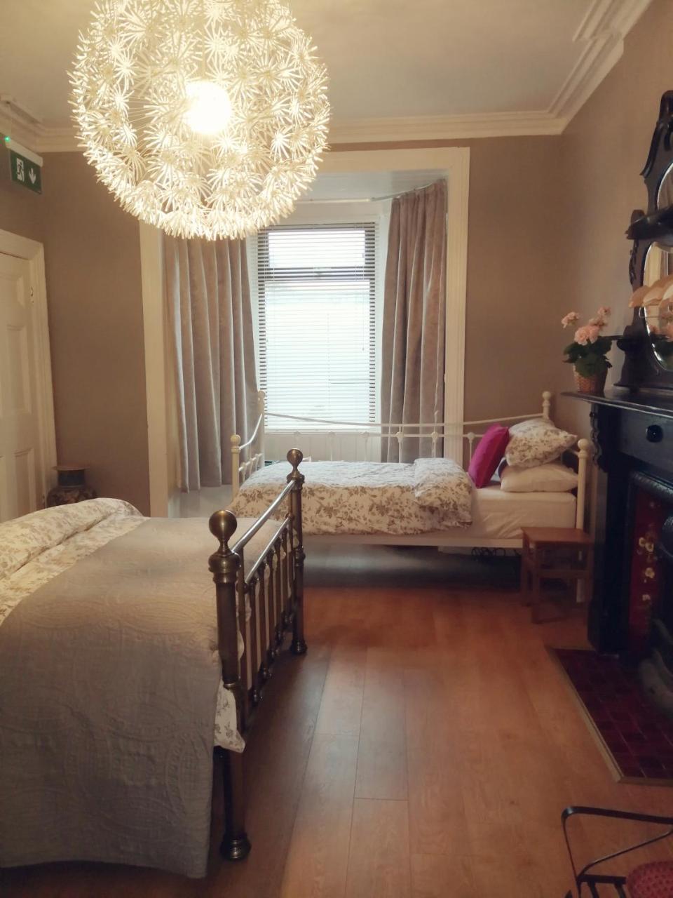 The Village Rooms دوندالك المظهر الخارجي الصورة